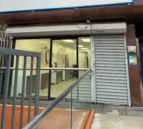 83-02 Broadway, Elmhurst, NY for lease - Building Photo - Image 3 of 7