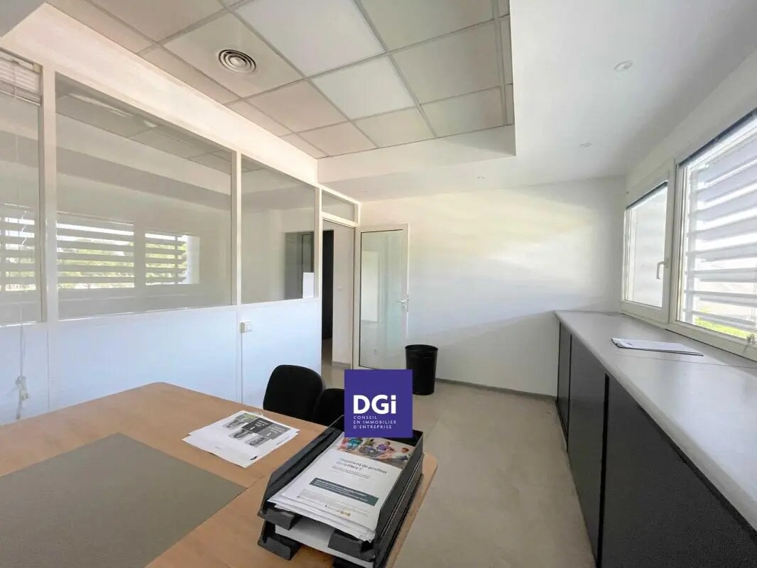 Office in Nîmes for lease Interior Photo- Image 1 of 6