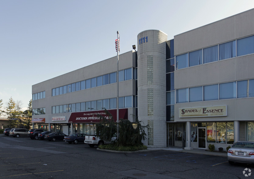 1111 Broadhollow Rd, Farmingdale, NY for lease - Building Photo - Image 1 of 10