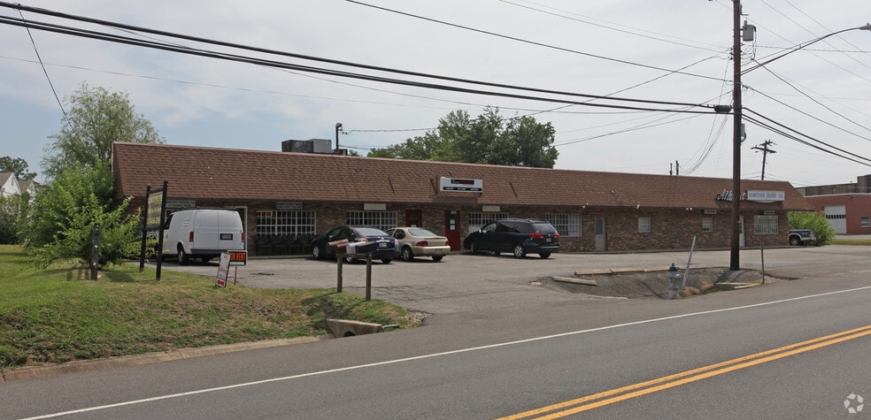 7604-7610 Old Alexandria Ferry Rd, Clinton, MD for lease - Building Photo - Image 3 of 4