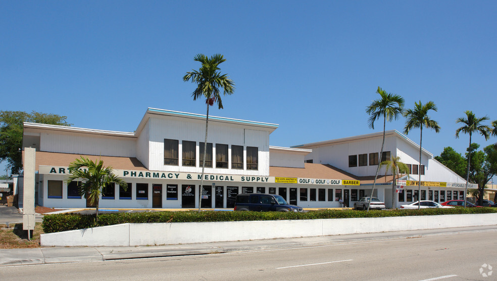 5800-5820 N University Dr, Fort Lauderdale, FL for lease - Building Photo - Image 3 of 8