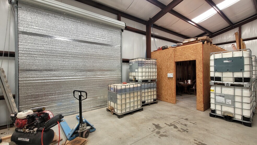 942 Paulette Ln, San Leon, TX for sale - Interior Photo - Image 3 of 9