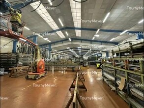 Flex in Vigneux-de-Bretagne for lease Interior Photo- Image 1 of 4