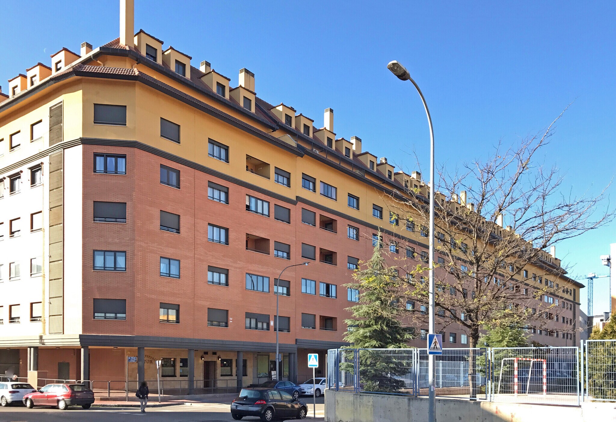 Calle Dámaso Alonso, 28, Alcalá de Henares, Madrid for sale Primary Photo- Image 1 of 1