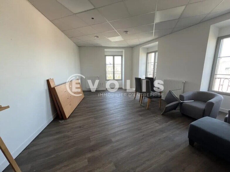Office in Le Raincy for lease - Building Photo - Image 2 of 10