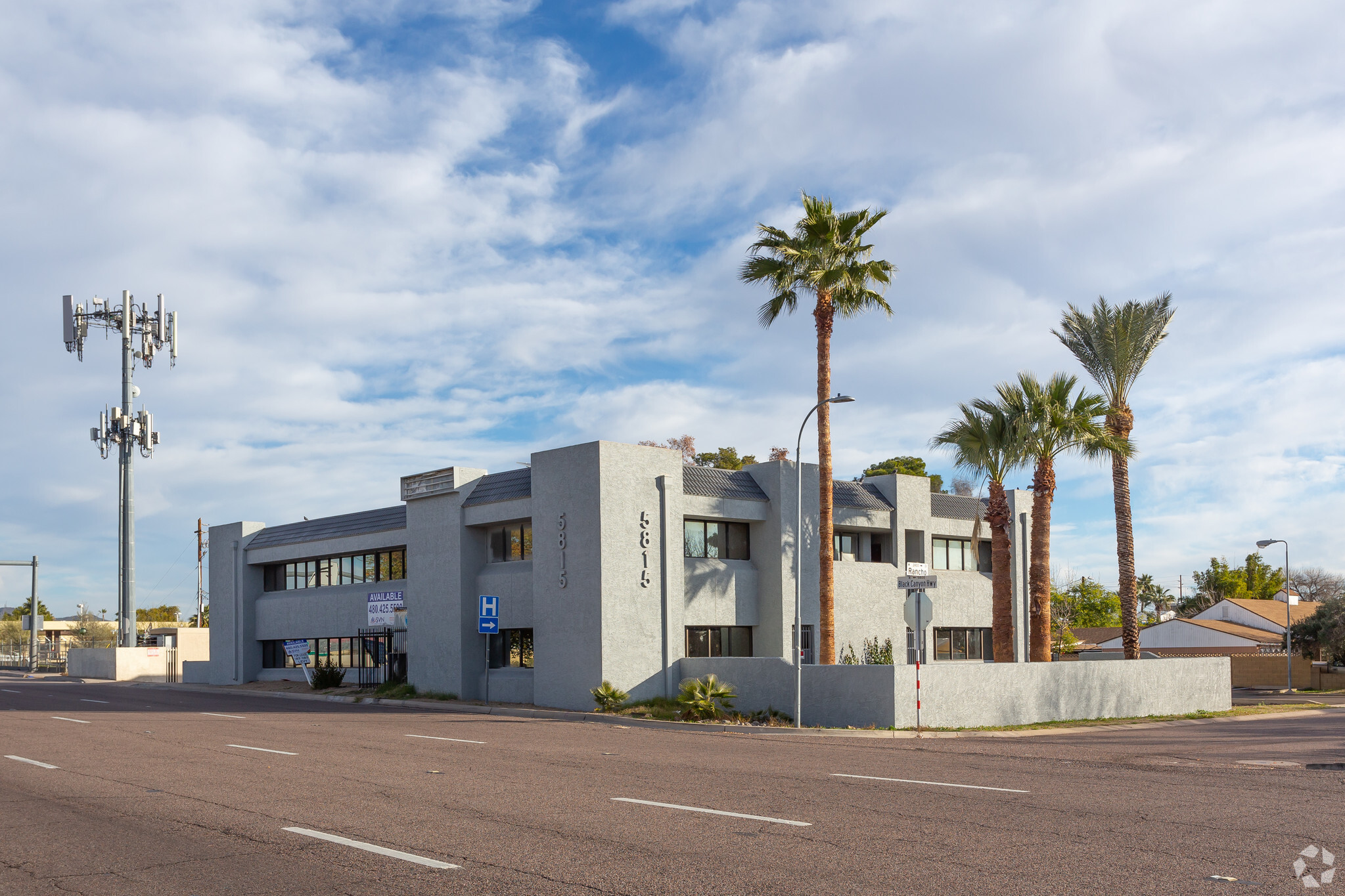 5815 N Black Canyon Hwy, Phoenix, AZ for lease Primary Photo- Image 1 of 16