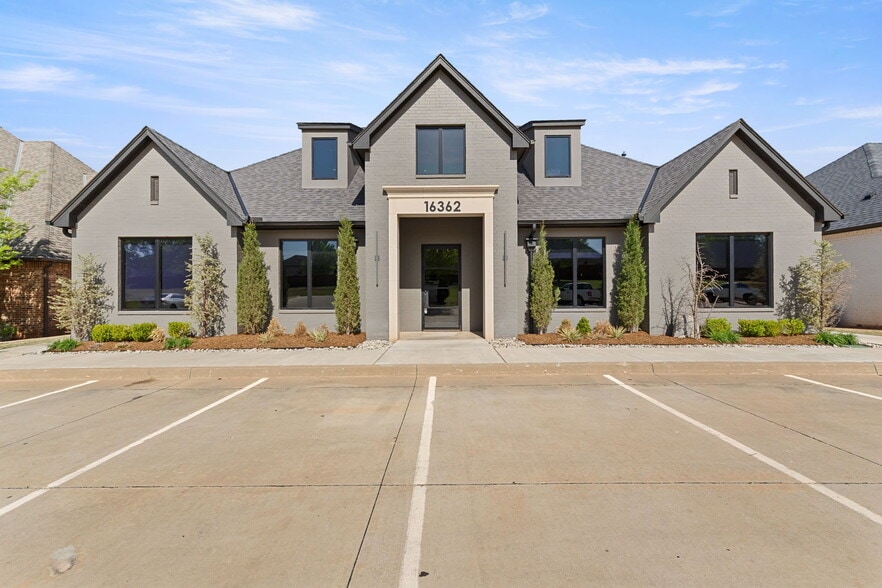 16362 Muirfield Place, Edmond, OK for sale - Building Photo - Image 2 of 37