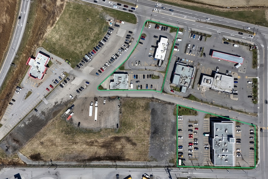 3 Immeubles Commerciaux Repentigny portfolio of 3 properties for sale on LoopNet.com - Building Photo - Image 3 of 9