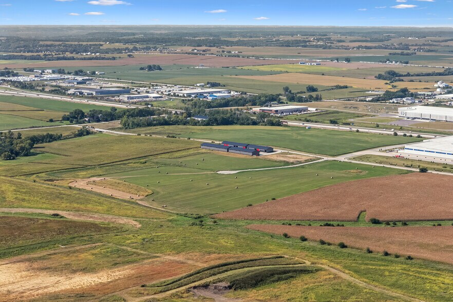 225-237 Ackerman Drive, Cedar Rapids, IA for sale - Building Photo - Image 2 of 6