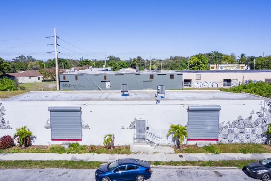 311 NW 72nd Ter, Miami, FL for sale - Building Photo - Image 1 of 1