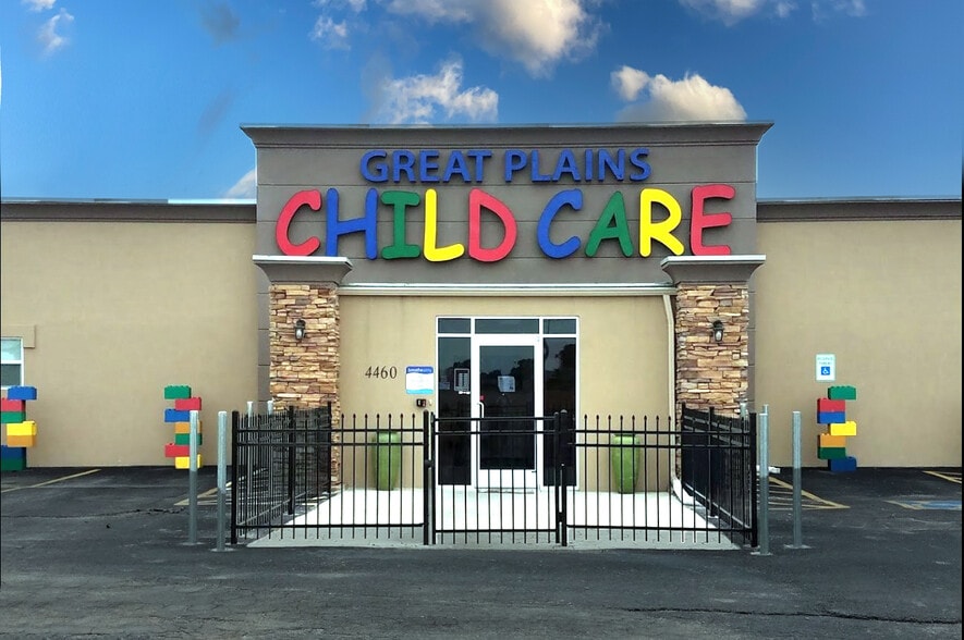 4460 SW Lee Blvd, Lawton, OK for lease - Primary Photo - Image 2 of 15