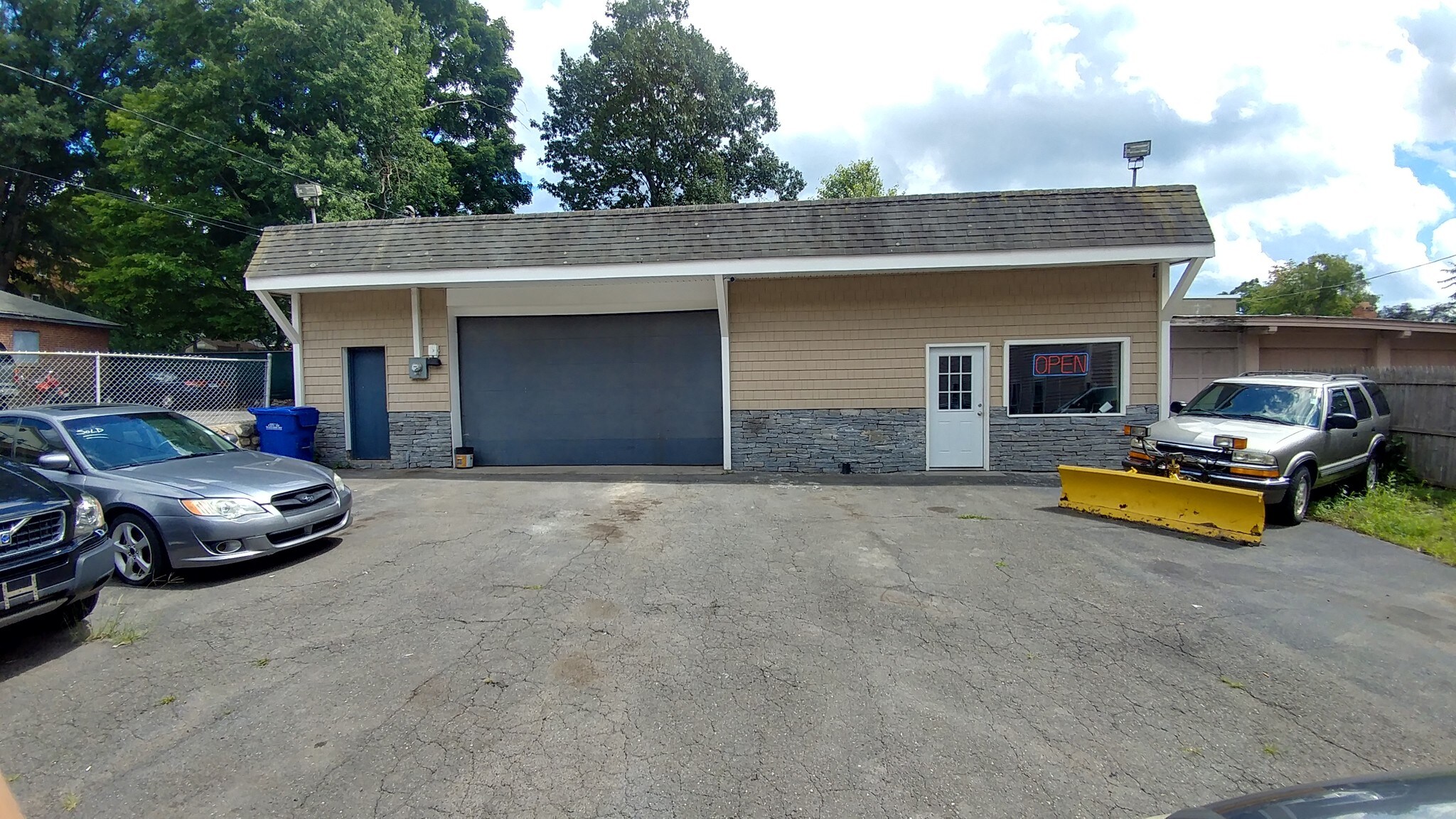 38 Meriden Rd, Waterbury, CT for sale Building Photo- Image 1 of 1