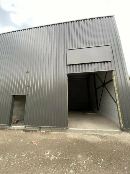 Flex in Marcheprime for sale - Building Photo - Image 2 of 6