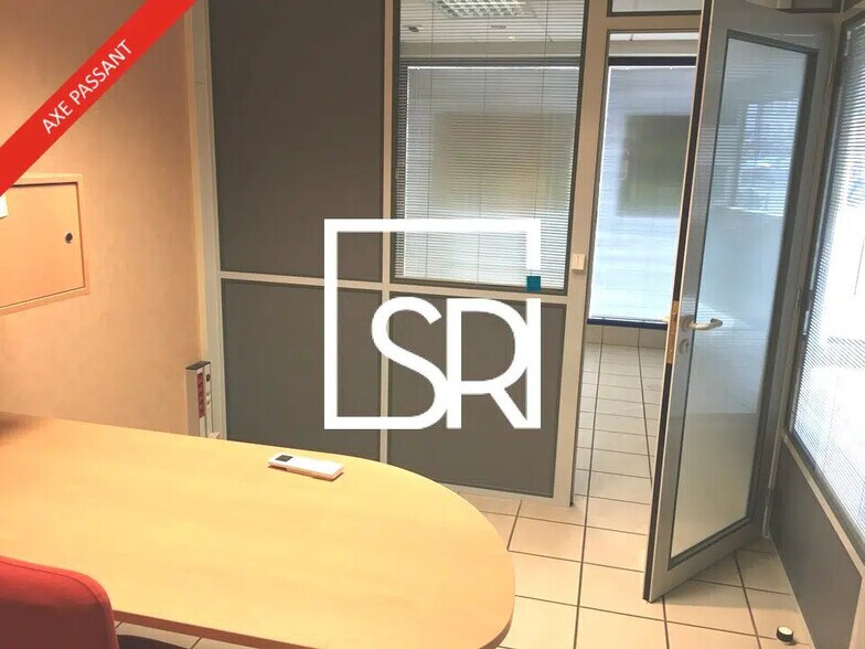 Retail in Clermont-Ferrand for sale - Interior Photo - Image 3 of 11