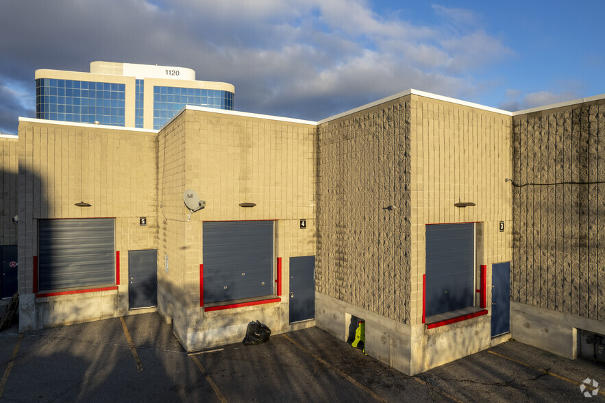 1126 Finch Ave W, Toronto, ON for lease - Building Photo - Image 3 of 6