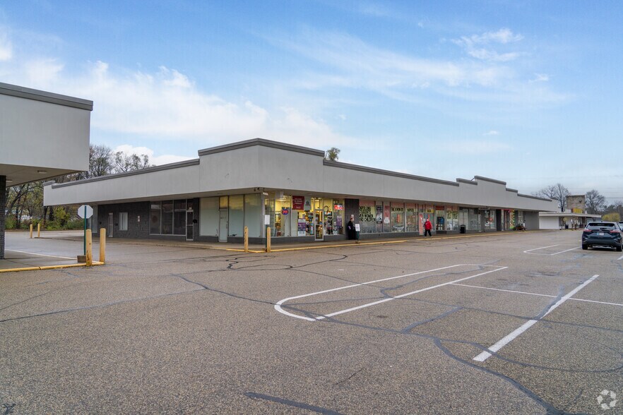 1100-1128 Bristol St, Elkhart, IN for sale - Primary Photo - Image 1 of 1