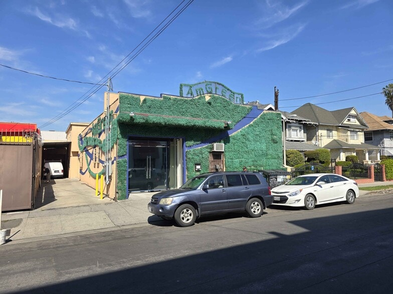1451-1453 Malvern Ave, Los Angeles, CA for sale - Building Photo - Image 2 of 17