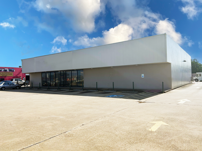 7850 Highway 6 S, Houston, TX for lease - Building Photo - Image 1 of 5