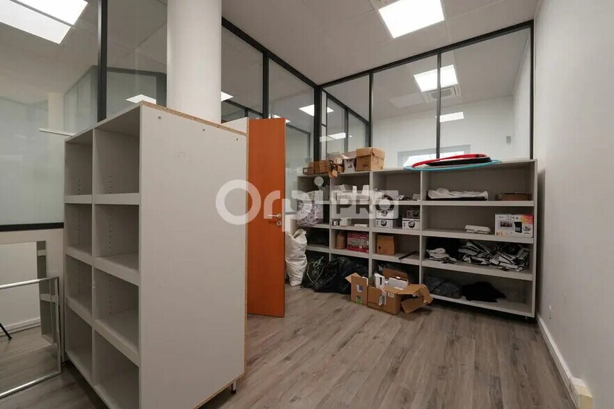 Office in Limonest for lease - Interior Photo - Image 3 of 12