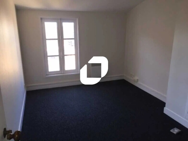 Office in Bordeaux for sale - Interior Photo - Image 2 of 9