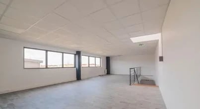 Flex in Cormeilles-en-Parisis for lease Interior Photo- Image 2 of 3