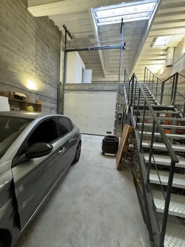Industrial in Villefranche-sur-Saône for sale Interior Photo- Image 1 of 4