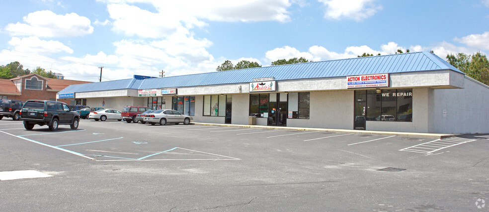 8907 Two Notch Rd, Columbia, SC for lease - Primary Photo - Image 1 of 5