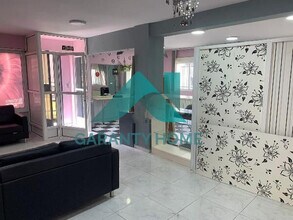 Retail in Cáceres, Cáceres for lease Interior Photo- Image 1 of 6