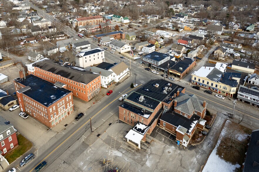 4 Central St, Farmington, NH 03835 Retail for Sale