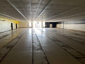 204 S 6th St, Gurdon, AR for lease Interior Photo- Image 1 of 2