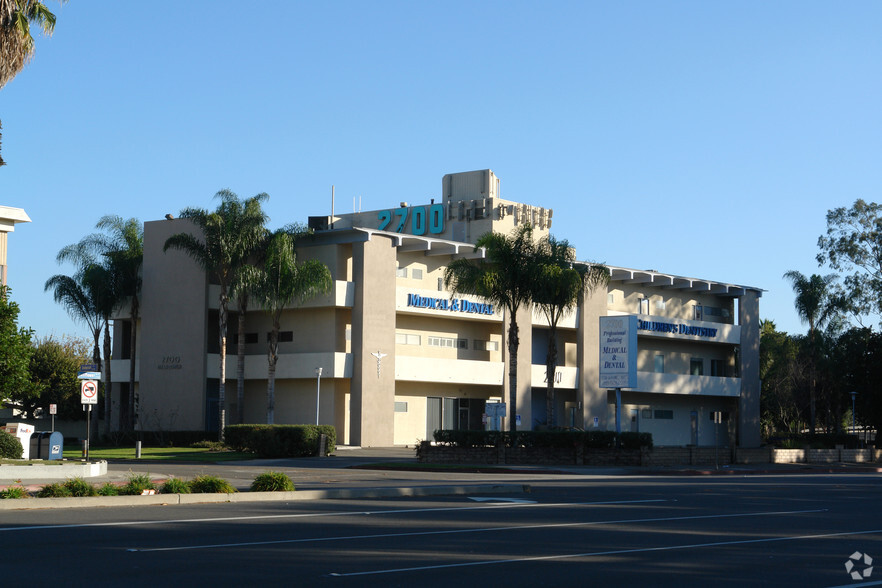 2700 N Bellflower Blvd, Long Beach, CA for lease - Building Photo - Image 3 of 19