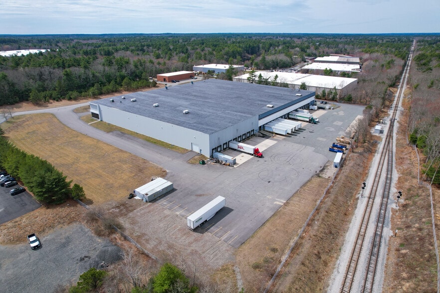 260 Kenneth Welch Dr, Lakeville, MA for lease - Building Photo - Image 3 of 12
