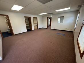 450 W Maple Ave, Hartville, OH for lease Interior Photo- Image 2 of 16