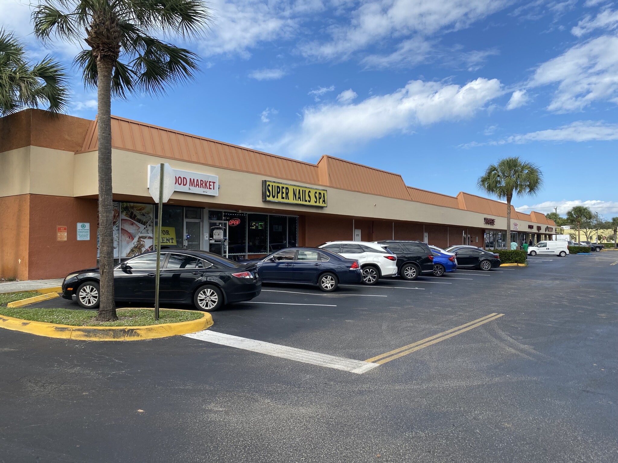 5201-5299 N State Road 7, Tamarac, FL 33319 - Tamarac Square | LoopNet