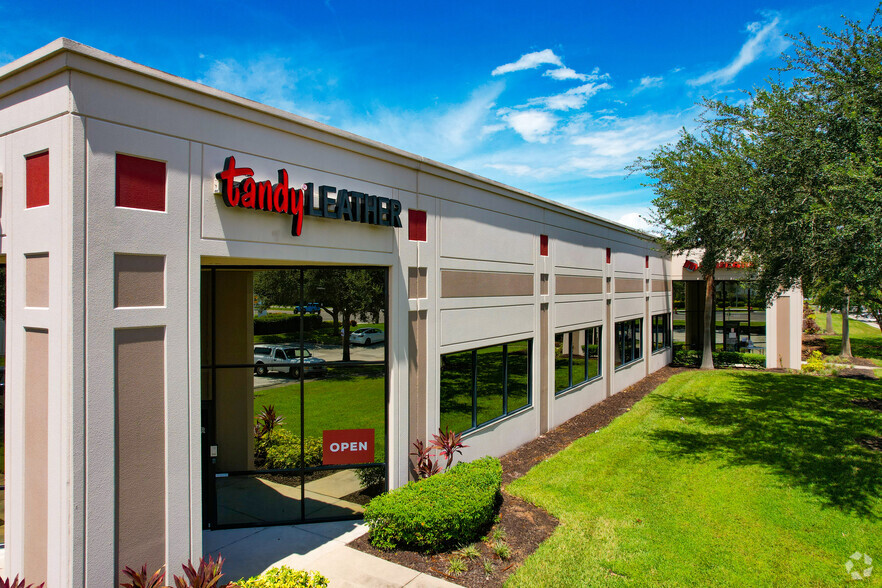 8900-8934 Brittany Way, Tampa, FL for lease - Building Photo - Image 3 of 50