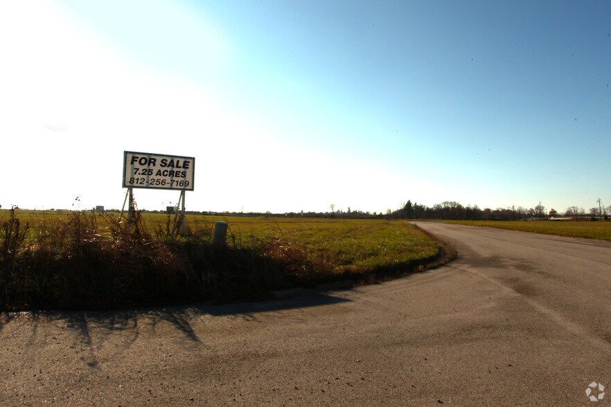901 Chamber Ln, Corydon, IN for sale - Primary Photo - Image 1 of 1