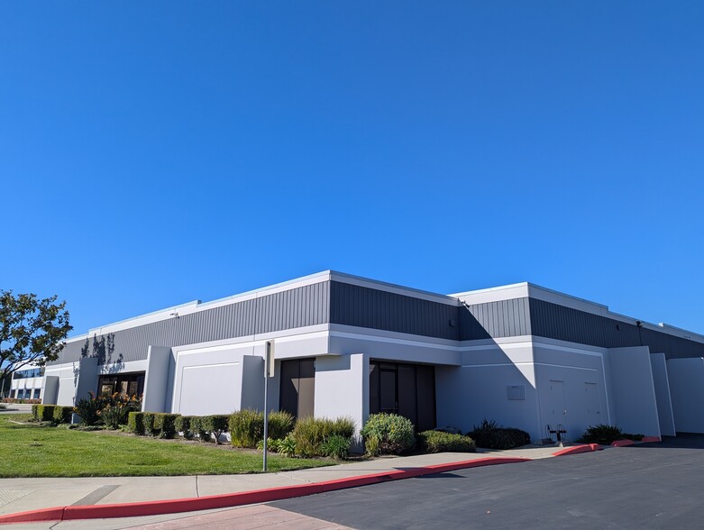 601 Del Norte Blvd, Oxnard, CA for lease - Building Photo - Image 3 of 12