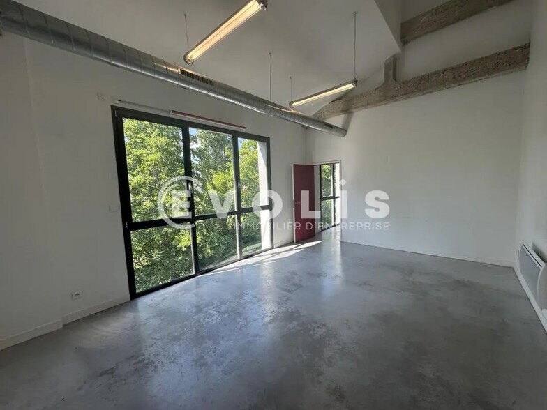 Office in Amiens for lease - Interior Photo - Image 1 of 6