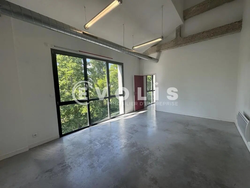 Office in Amiens for lease Interior Photo- Image 1 of 7