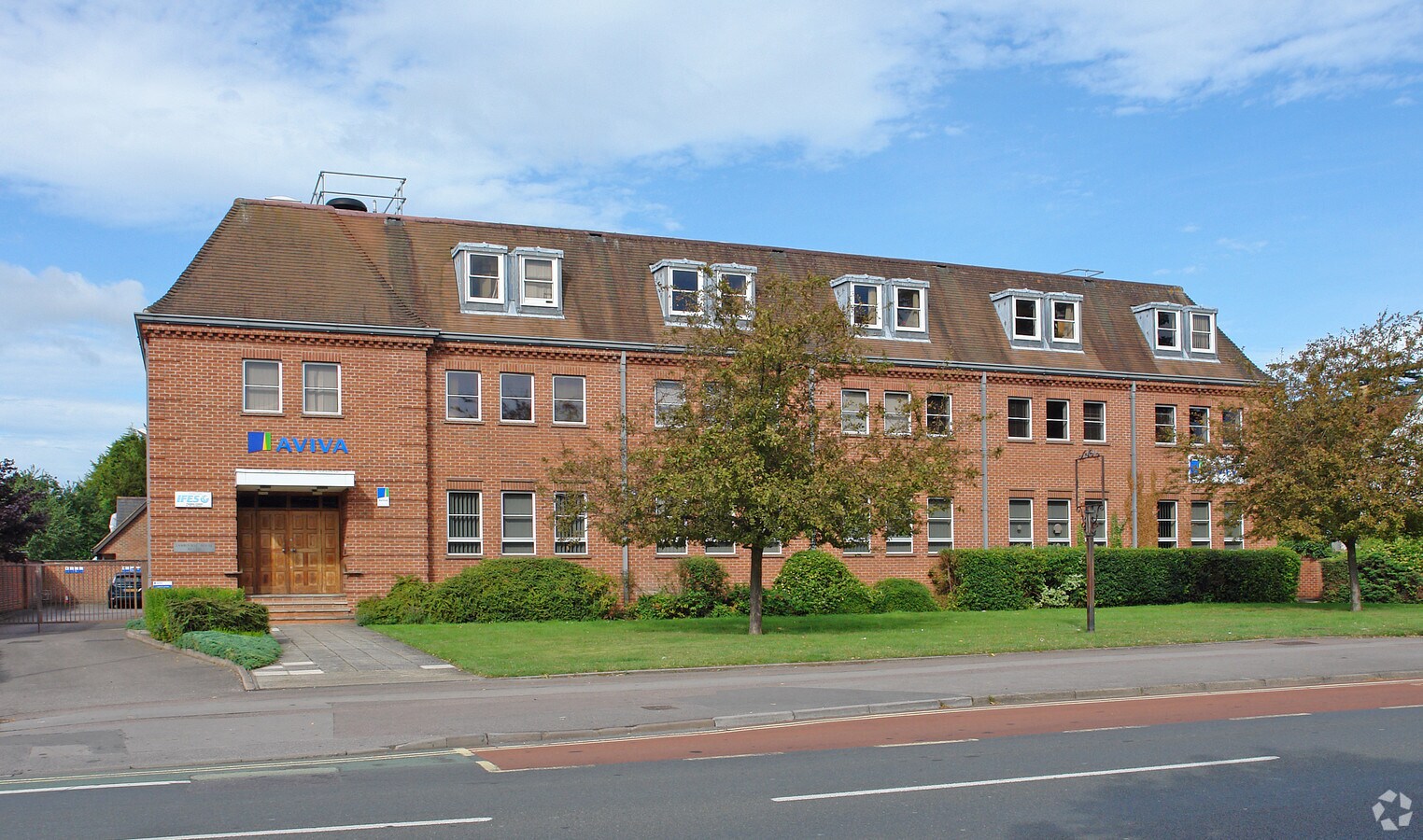 312322 Banbury Rd, Oxford, OX2 7JH The Quad Summertown