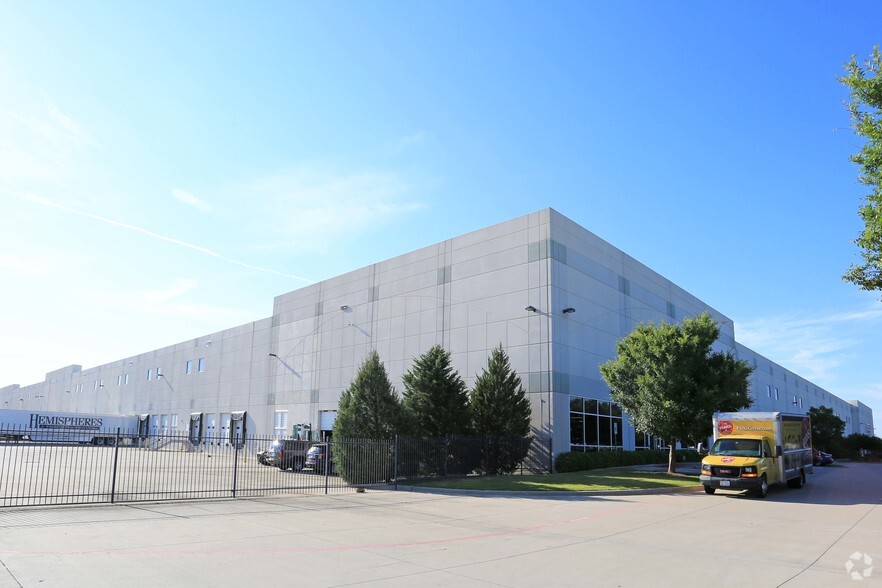 240 Dividend Dr, Coppell, TX for lease - Primary Photo - Image 1 of 4