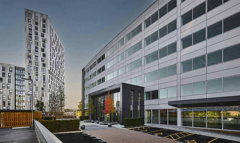 1 Manor House Dr, Coventry for lease - Building Photo - Image 2 of 11