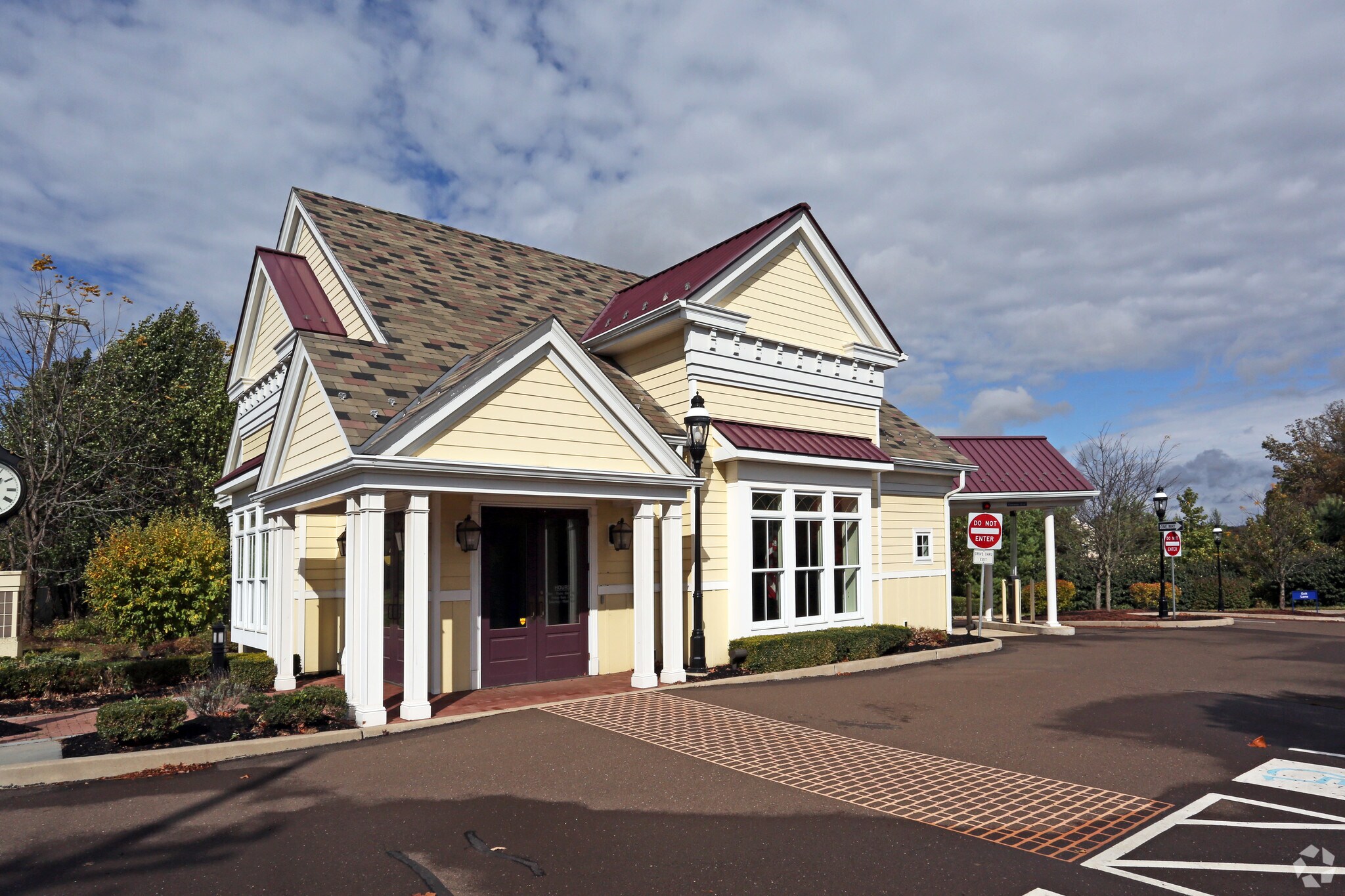 329 N Main St, Chalfont, PA 18914