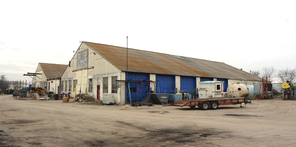 2550 NE 28th St, Fort Worth, TX for lease - Building Photo - Image 2 of 4