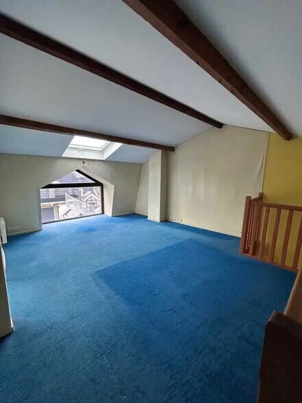 Office in Rouen for lease - Interior Photo - Image 3 of 4