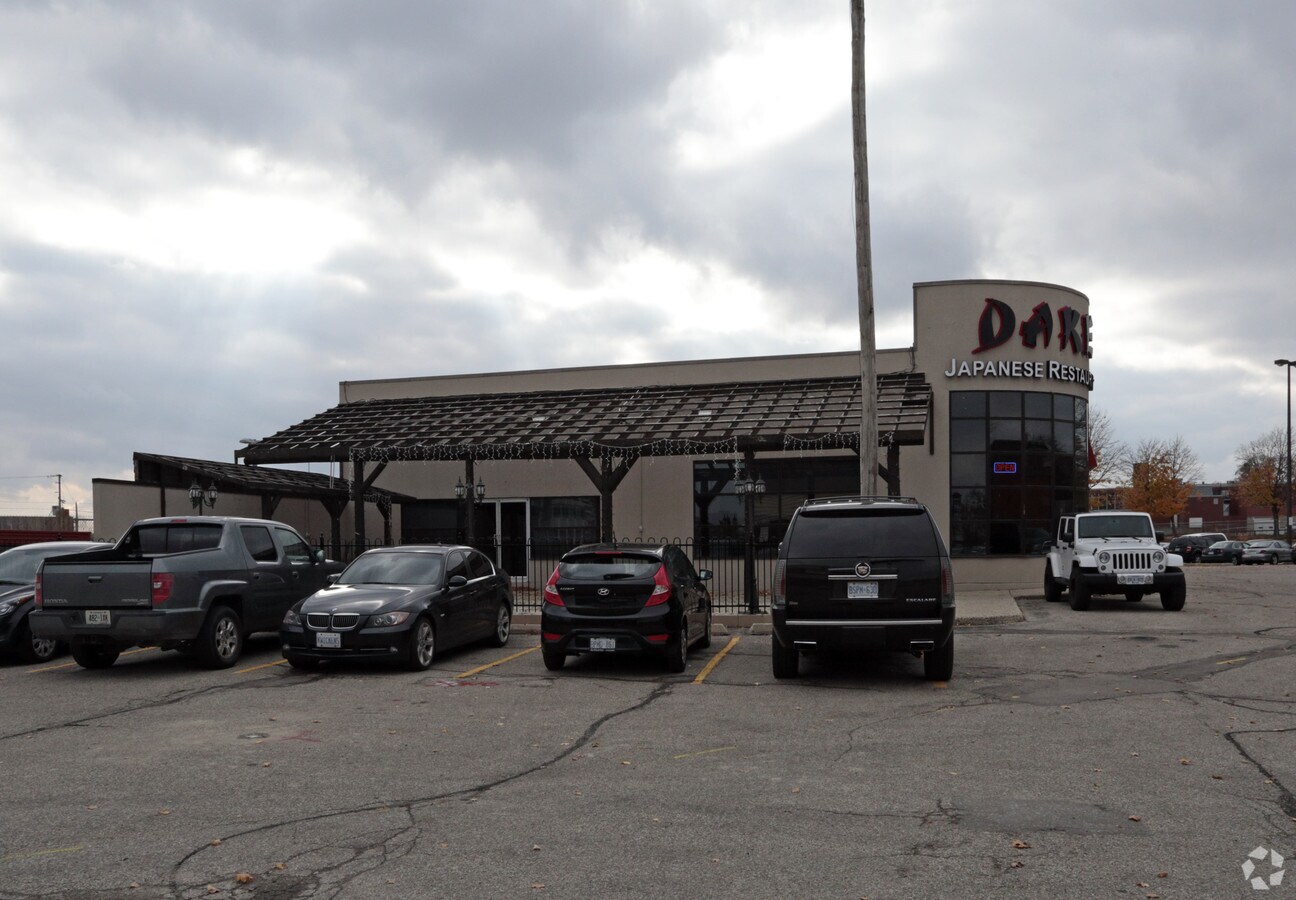 607 King St W, Kitchener, ON N2G 1C7 607 King St W, Kitchener, ON N2G 1C7