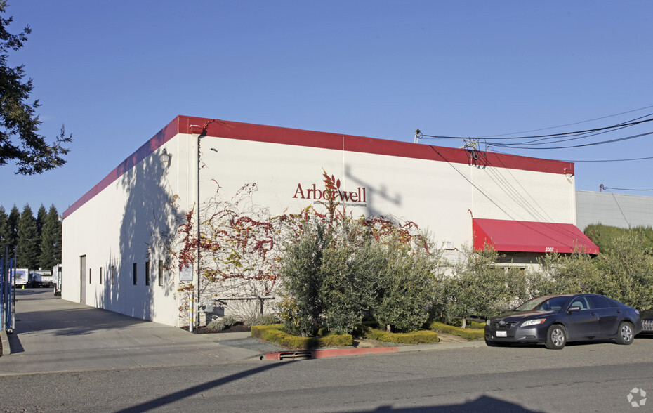 2337 American Ave, Hayward, CA for lease - Building Photo - Image 2 of 4