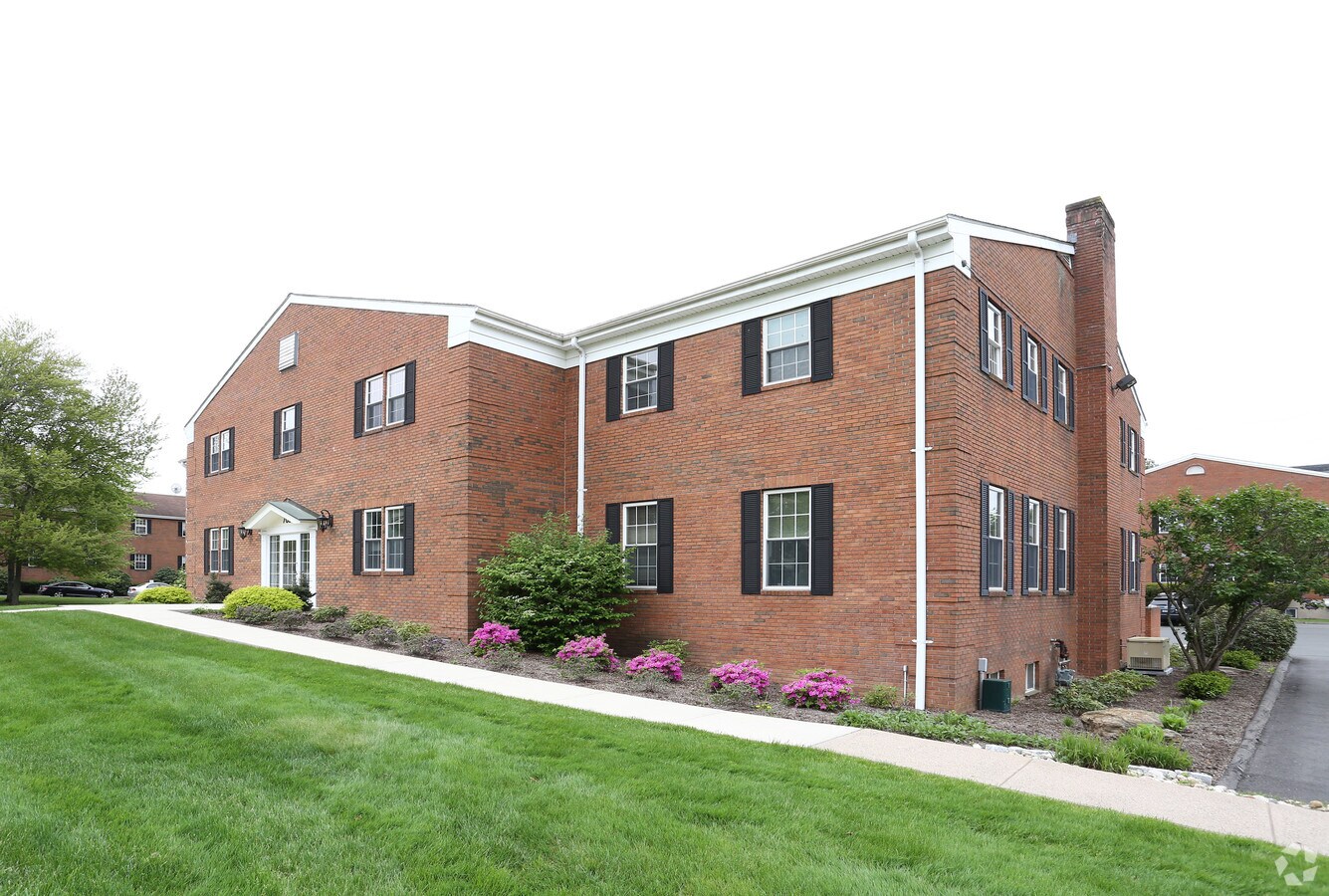 705 Bloomfield Ave, Bloomfield, CT 06002