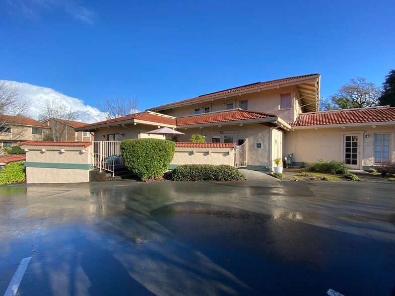 2500 Vallejo St, Santa Rosa, CA for lease - Building Photo - Image 3 of 8