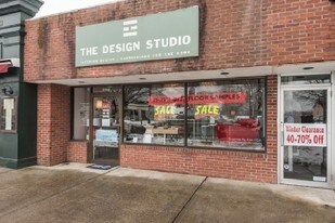 2393 Main St, Bridgehampton NY - Storefront Property